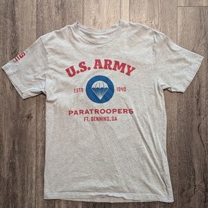 US Army Paratroopers Fort Benning FBGA Men's Medium T-shirt